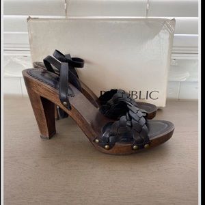 Banana Republic Gabrielle Wooden Sandal - Size 9
